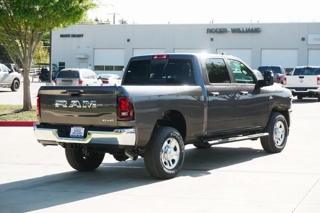 2025 Ram 2500 Tradesman photo 2