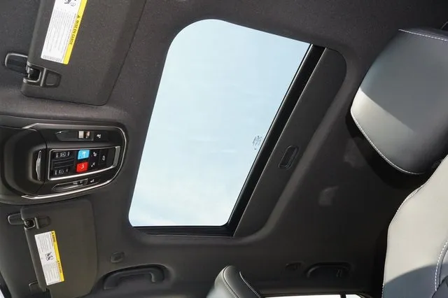 2025 Jeep Grand Cherokee Altitude X photo 3