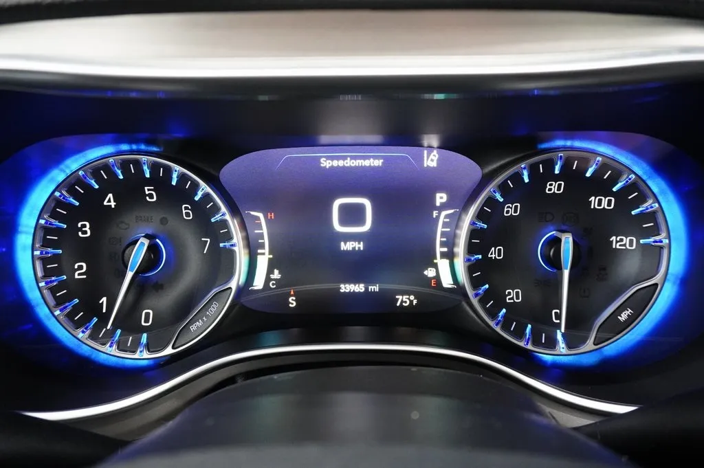 2024 Chrysler Pacifica Limited photo 12