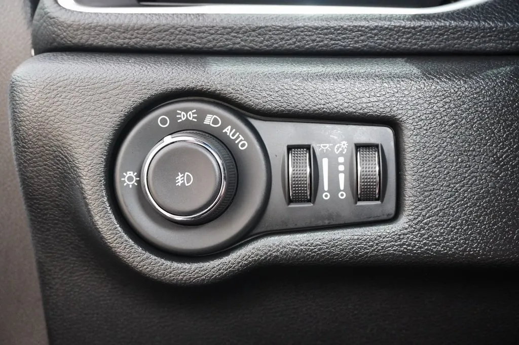 2024 Chrysler Pacifica Limited photo 24