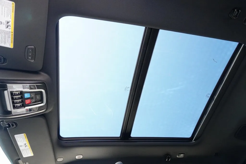 2025 Ram 1500 Laramie photo 3