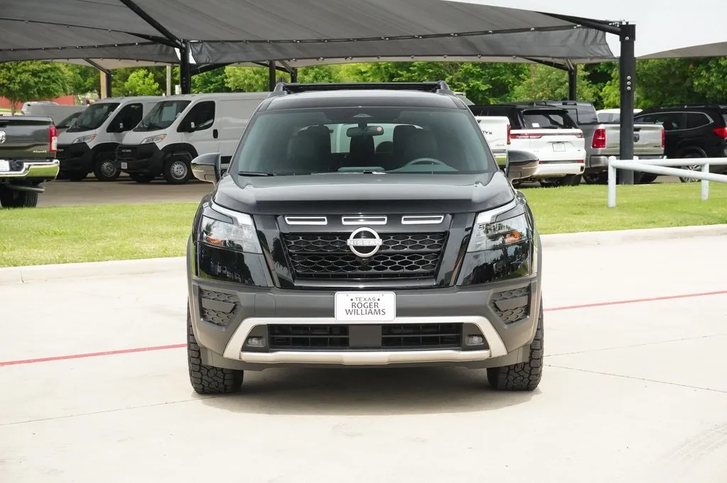 2025 Nissan Pathfinder Rock Creek photo 3
