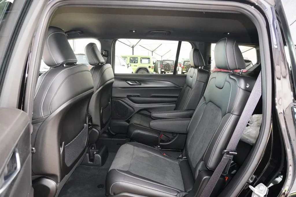 2025 Jeep Grand Cherokee L Altitude - Photo 11