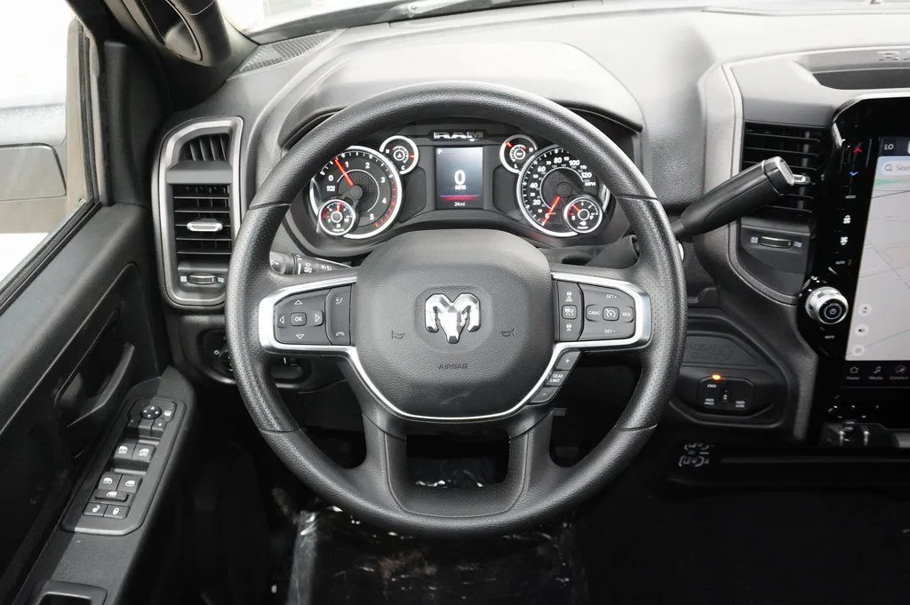 2025 RAM 2500 Tradesman - Photo 8
