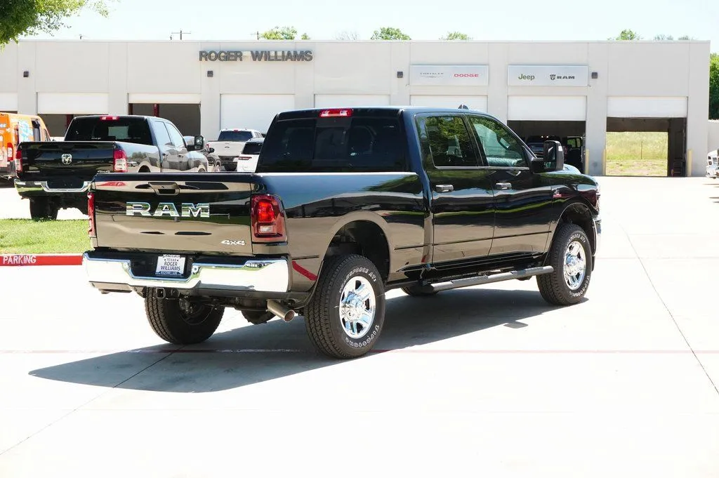 2025 RAM 2500 Tradesman - Photo 4