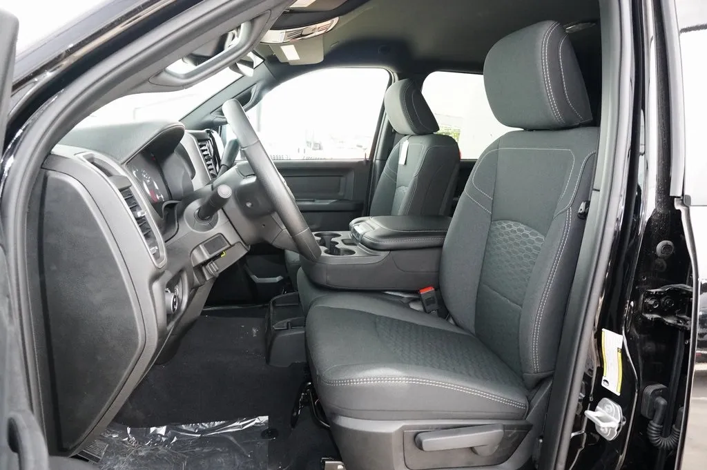 2025 Ram 2500 Tradesman photo 4