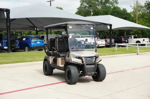 More photos of 2025 Epic E40L FORWARD FACING at Roger Williams Chrysler Dodge Jeep Ram, TX