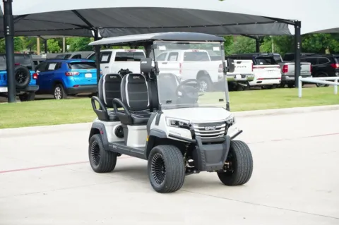 More photos of 2025 Epic E40L FORWARD FACING at Roger Williams Chrysler Dodge Jeep Ram, TX