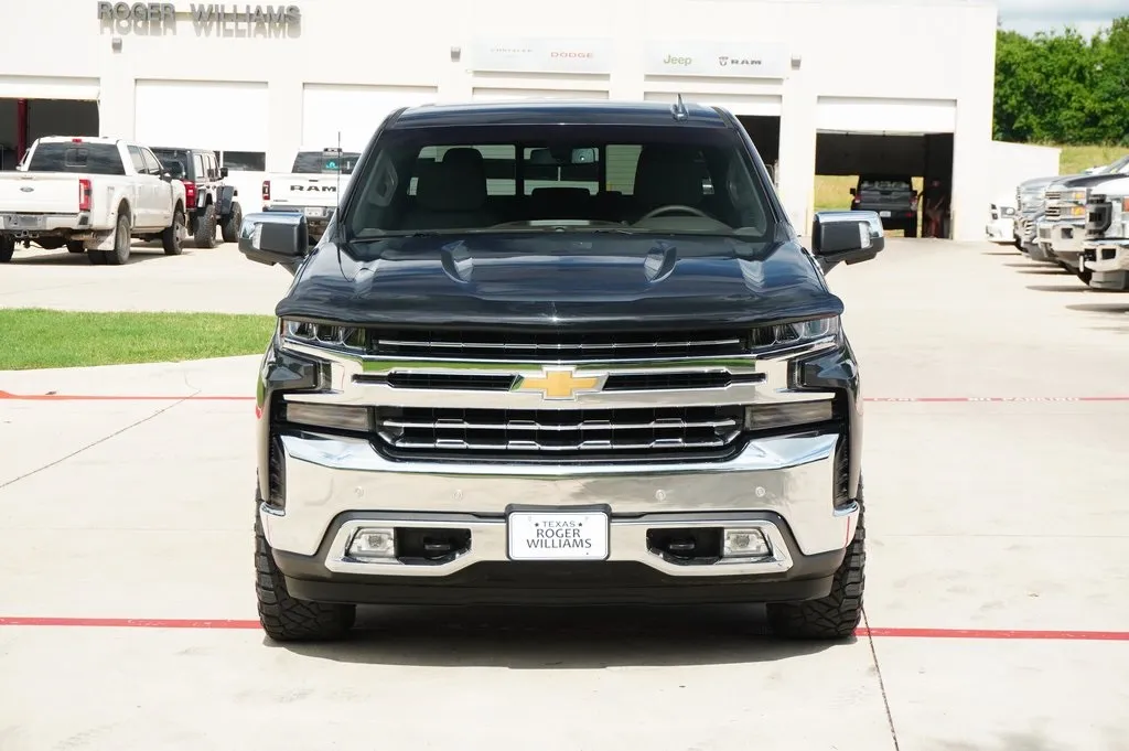 2022 Chevrolet Silverado 1500 LTZ photo 2