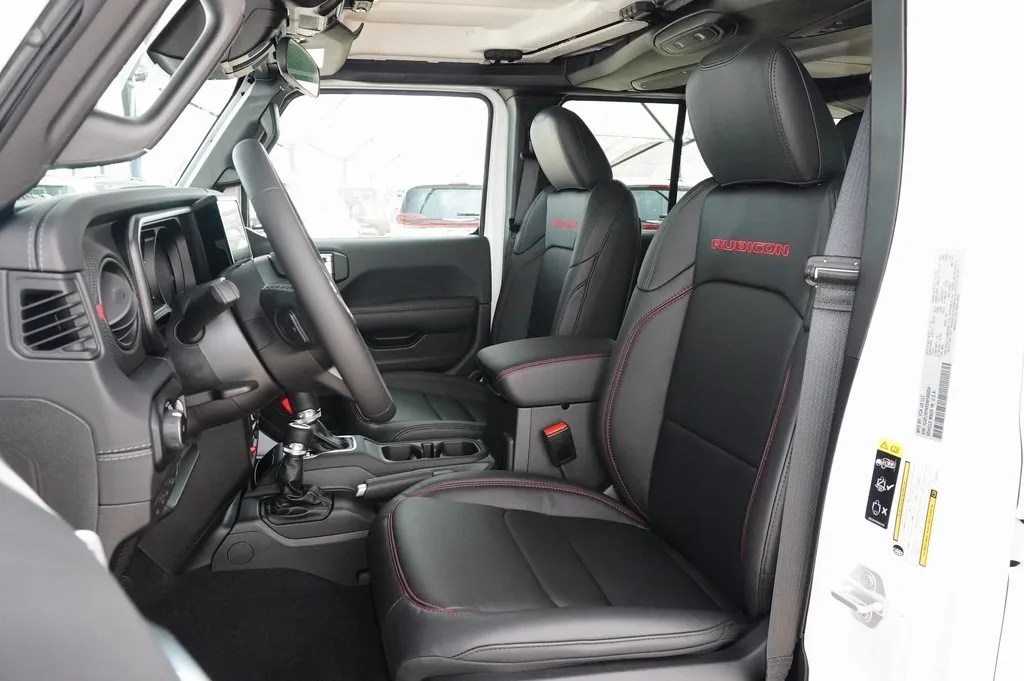 2025 Jeep Wrangler Rubicon photo 4