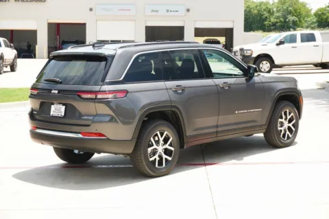 More photos of 2025 Jeep Grand Cherokee Limited at Roger Williams Chrysler Dodge Jeep Ram, TX