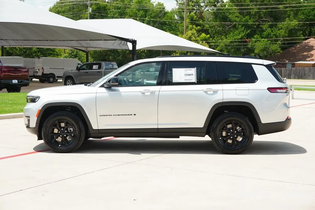 2025 Jeep Grand Cherokee Altitude X photo 4