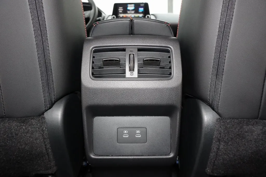 2025 Nissan Rogue SV photo 4