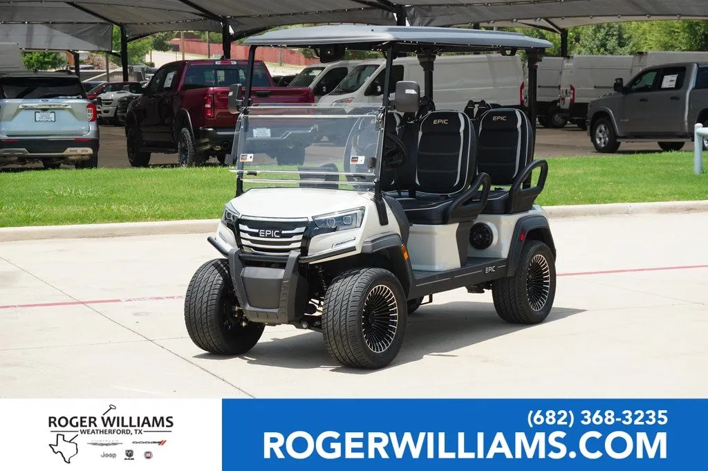 White 2025 Epic E40L FORWARD FACING for sale in Weatherford, TX