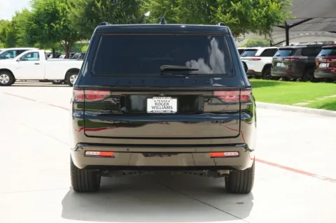 More photos of 2024 Jeep Wagoneer Series II Carbide at Roger Williams Chrysler Dodge Jeep Ram, TX