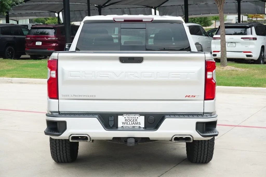 2021 Chevrolet Silverado 1500 RST photo 2
