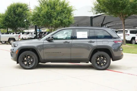 Photos of 2025 Jeep Grand Cherokee Altitude X for sale in Weatherford, TX at Roger Williams Chrysler Dodge Jeep Ram
