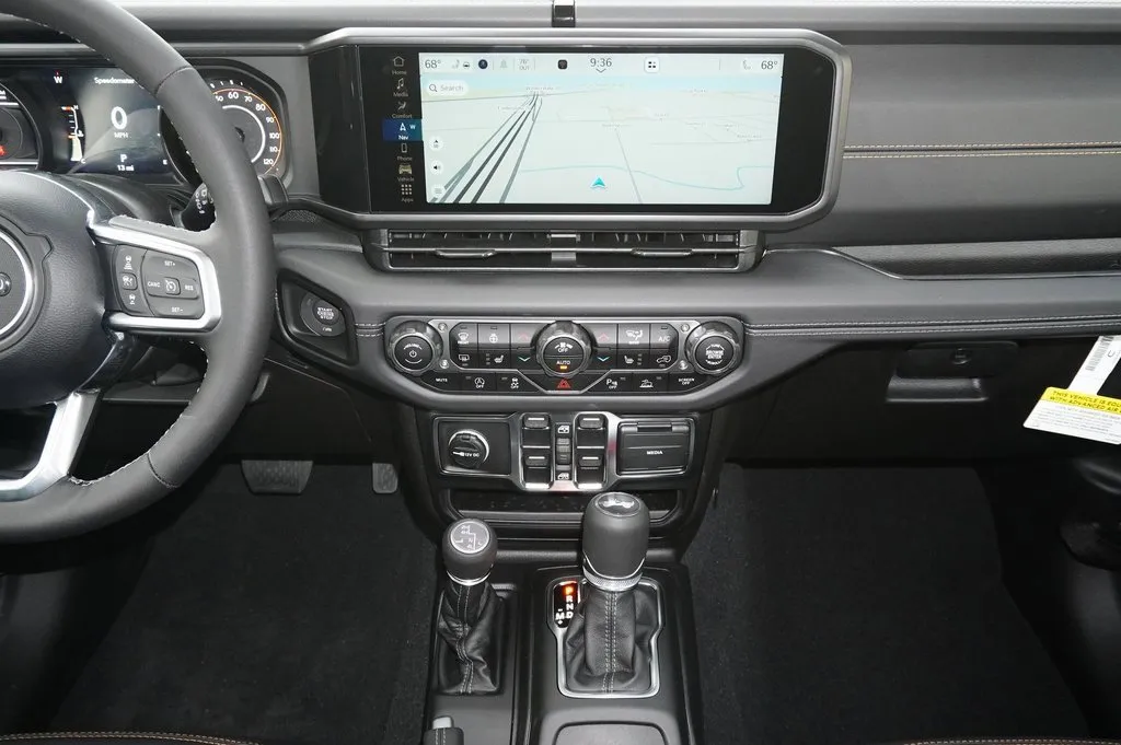 2025 Jeep Wrangler Sahara photo 3