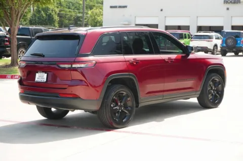 More photos of 2024 Jeep Grand Cherokee Altitude at Roger Williams Chrysler Dodge Jeep Ram, TX