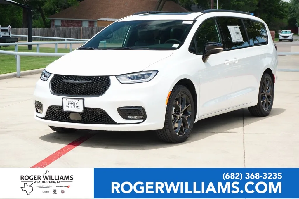 White 2025 Chrysler Pacifica Limited for sale in Weatherford, TX