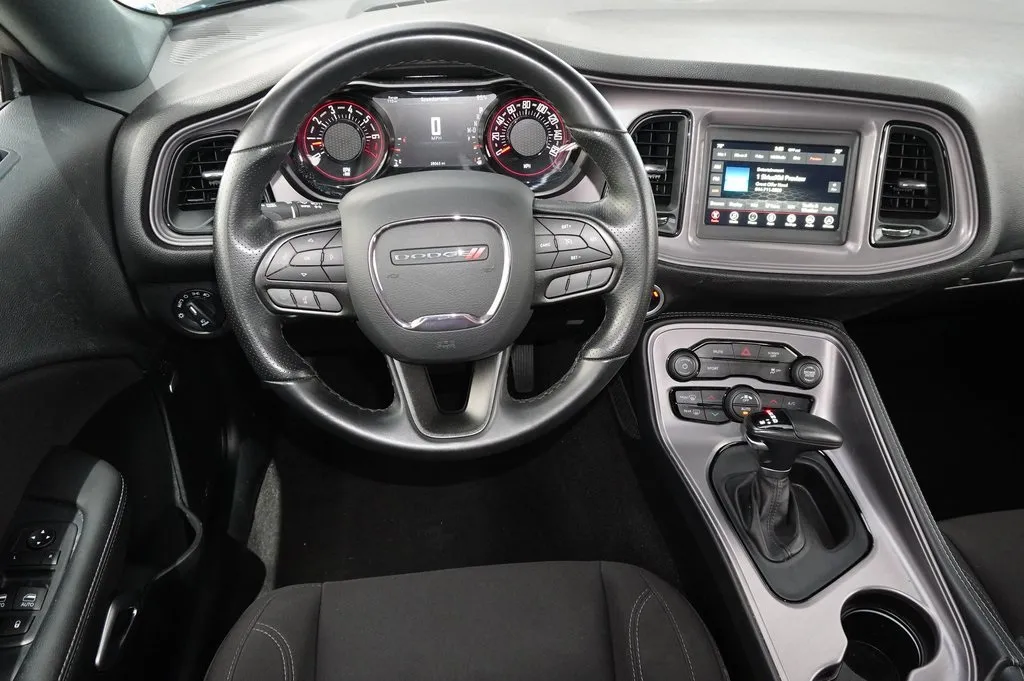 2023 Dodge Challenger SXT photo 9