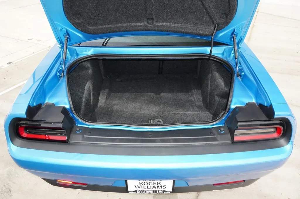 2023 Dodge Challenger SXT photo 10