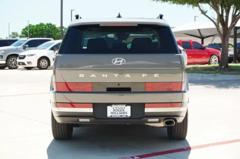 More photos of 2024 Hyundai Santa Fe Limited at Roger Williams Chrysler Dodge Jeep Ram, TX