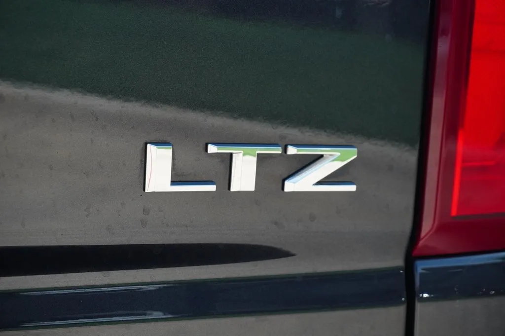 2024 Chevrolet Silverado 1500 LTZ photo 4