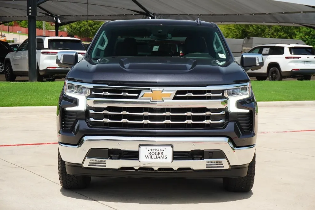 2024 Chevrolet Silverado 1500 LTZ photo 3