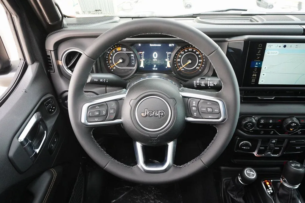 2025 Jeep Wrangler 4-Door Sahara - Photo 9