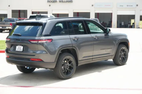 More photos of 2025 Jeep Grand Cherokee Altitude X at Roger Williams Chrysler Dodge Jeep Ram, TX