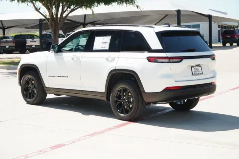 Another view of 2025 Jeep Grand Cherokee Altitude X for sale in Weatherford, TX at Roger Williams Chrysler Dodge Jeep Ram