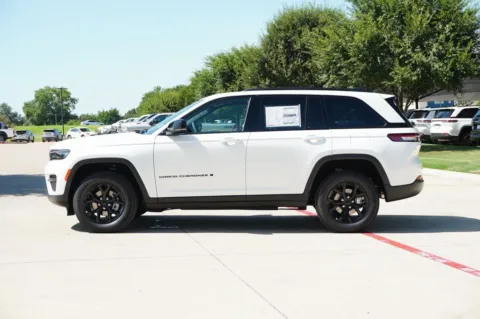 Photos of 2025 Jeep Grand Cherokee Altitude X for sale in Weatherford, TX at Roger Williams Chrysler Dodge Jeep Ram