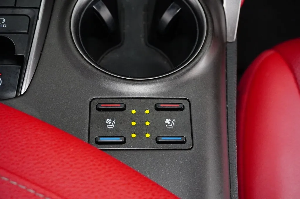 2022 Toyota Camry XSE V6 photo 5
