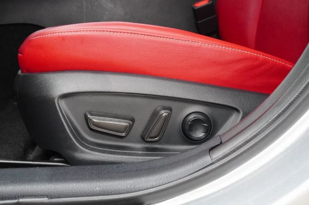 2022 Toyota Camry XSE V6 photo 18