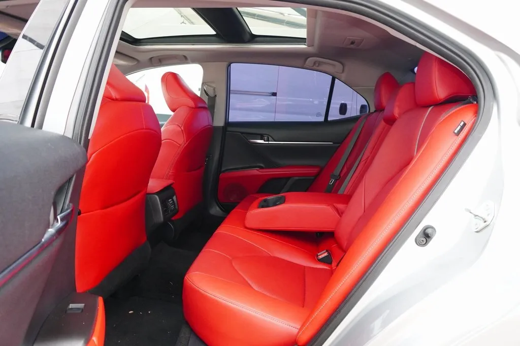 2022 Toyota Camry XSE V6 photo 9