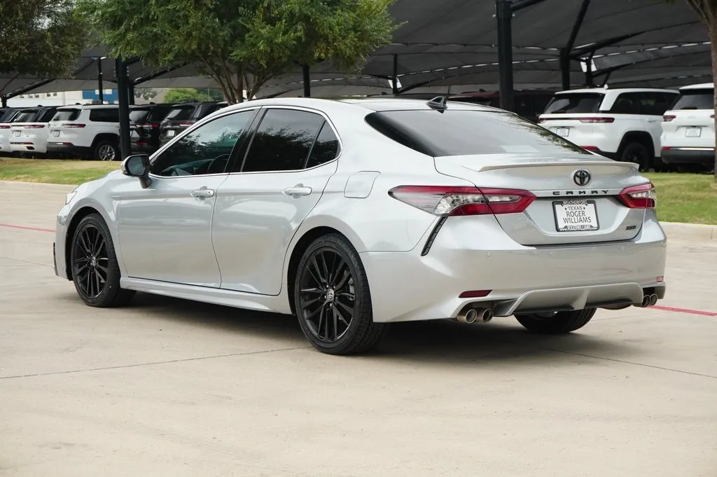 2022 Toyota Camry XSE V6 photo 21