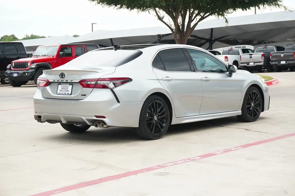 2022 Toyota Camry XSE V6 photo 12