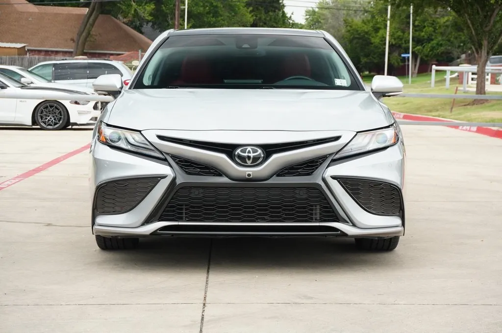 2022 Toyota Camry XSE V6 photo 2