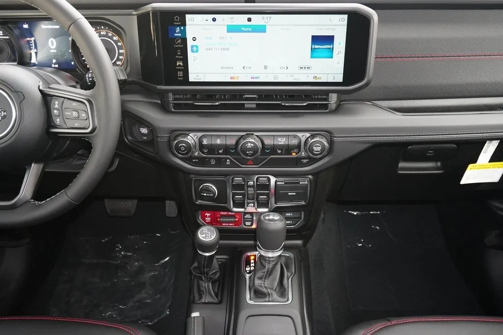 2025 Jeep Wrangler Rubicon photo 3