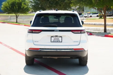 More photos of 2023 Jeep Grand Cherokee Laredo at Roger Williams Chrysler Dodge Jeep Ram, TX