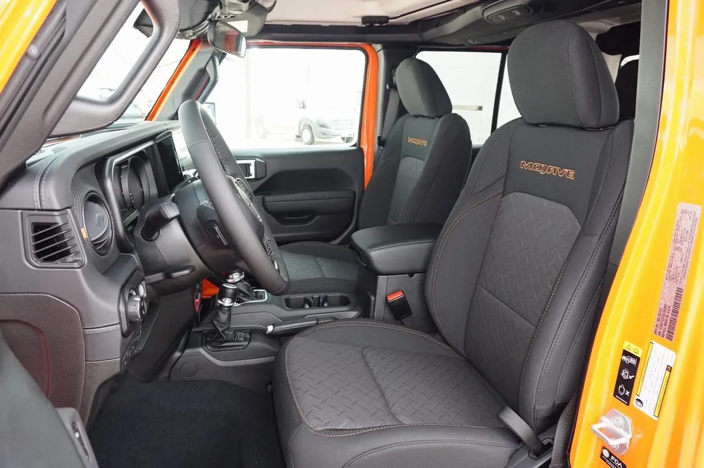 2025 Jeep Gladiator Mojave photo 4