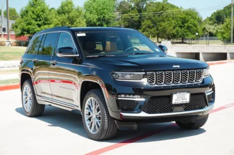 More photos of 2025 Jeep Grand Cherokee Summit at Roger Williams Chrysler Dodge Jeep Ram, TX