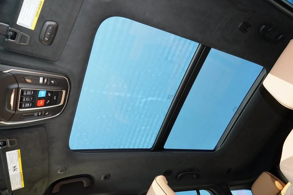 2025 Jeep Grand Cherokee Summit photo 3