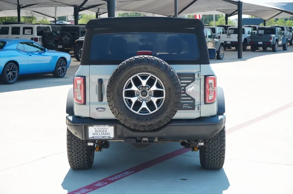 2021 Ford Bronco Badlands photo 2