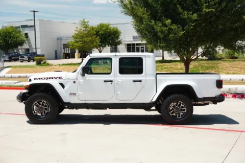 Photos of 2025 Jeep Gladiator Mojave for sale in Weatherford, TX at Roger Williams Chrysler Dodge Jeep Ram