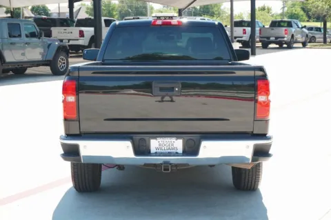 More photos of 2017 Chevrolet Silverado 1500 LT at Roger Williams Chrysler Dodge Jeep Ram, TX