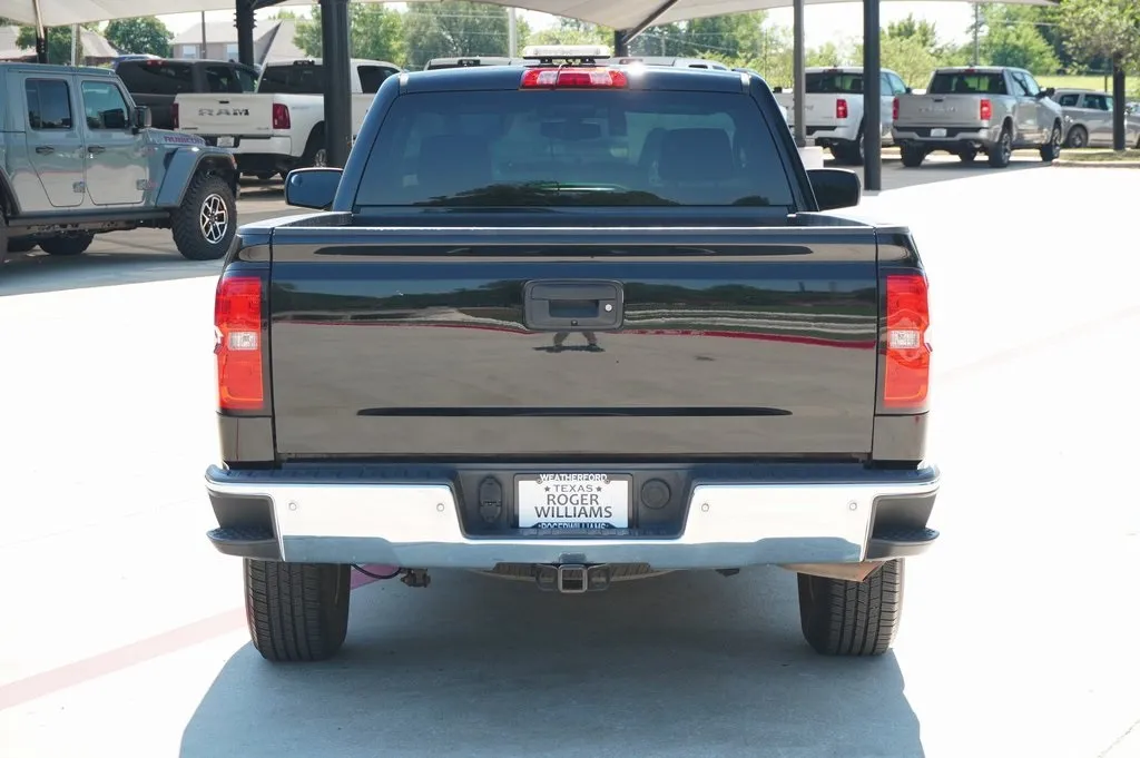 2017 Chevrolet Silverado 1500 LT photo 2