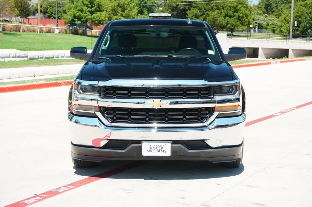 2017 Chevrolet Silverado 1500 LT photo 3