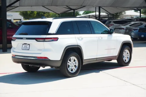 More photos of 2024 Jeep Grand Cherokee Laredo at Roger Williams Chrysler Dodge Jeep Ram, TX
